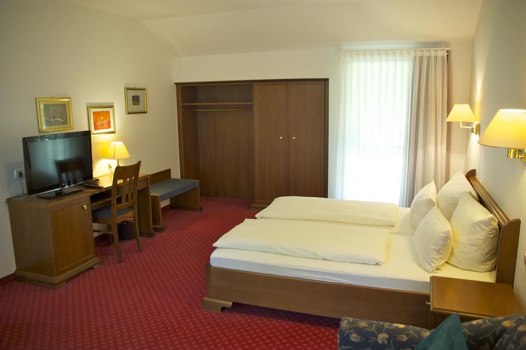Hotel Hirsch Kehl Экстерьер фото